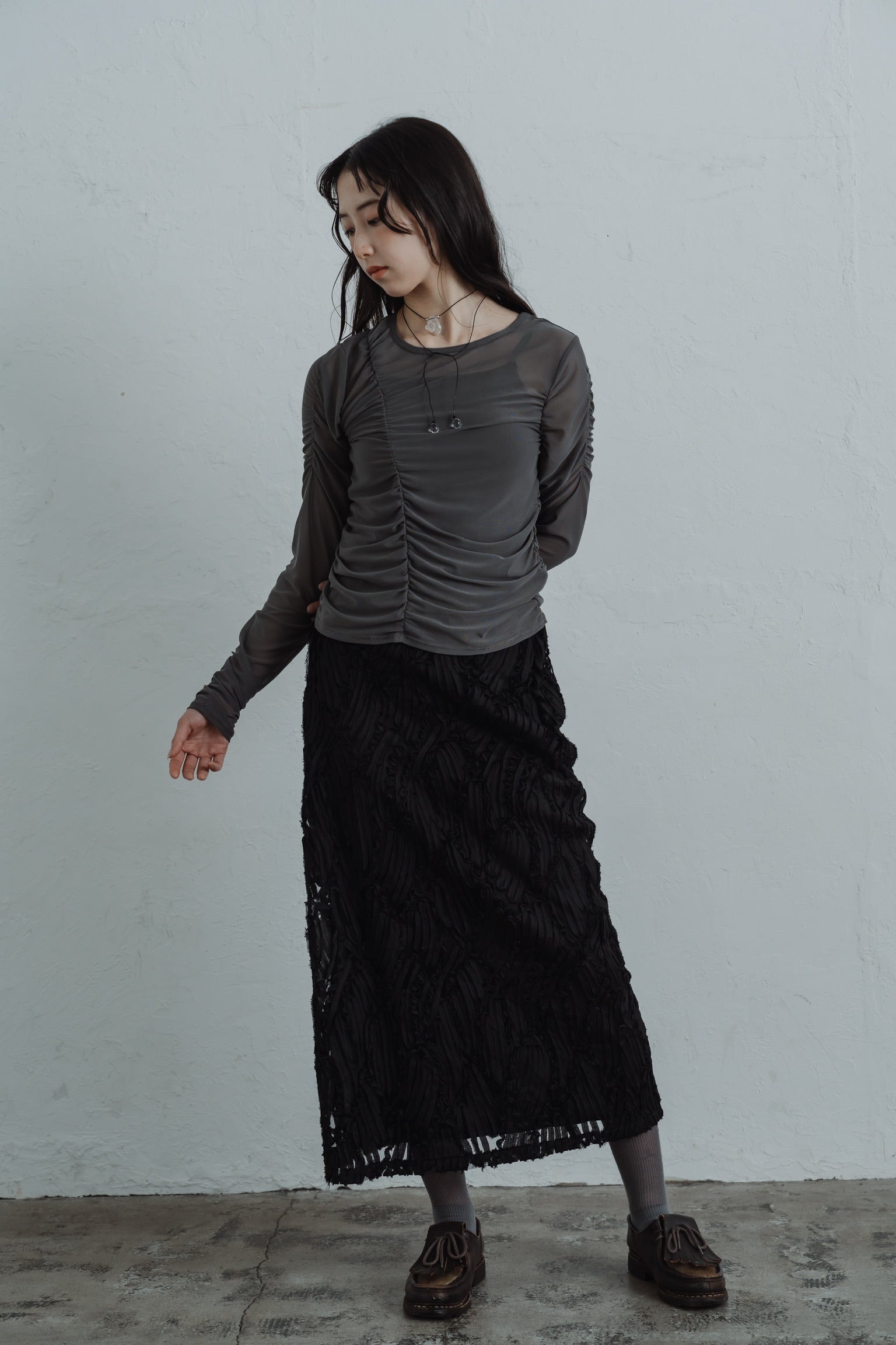 line lace straight skirt