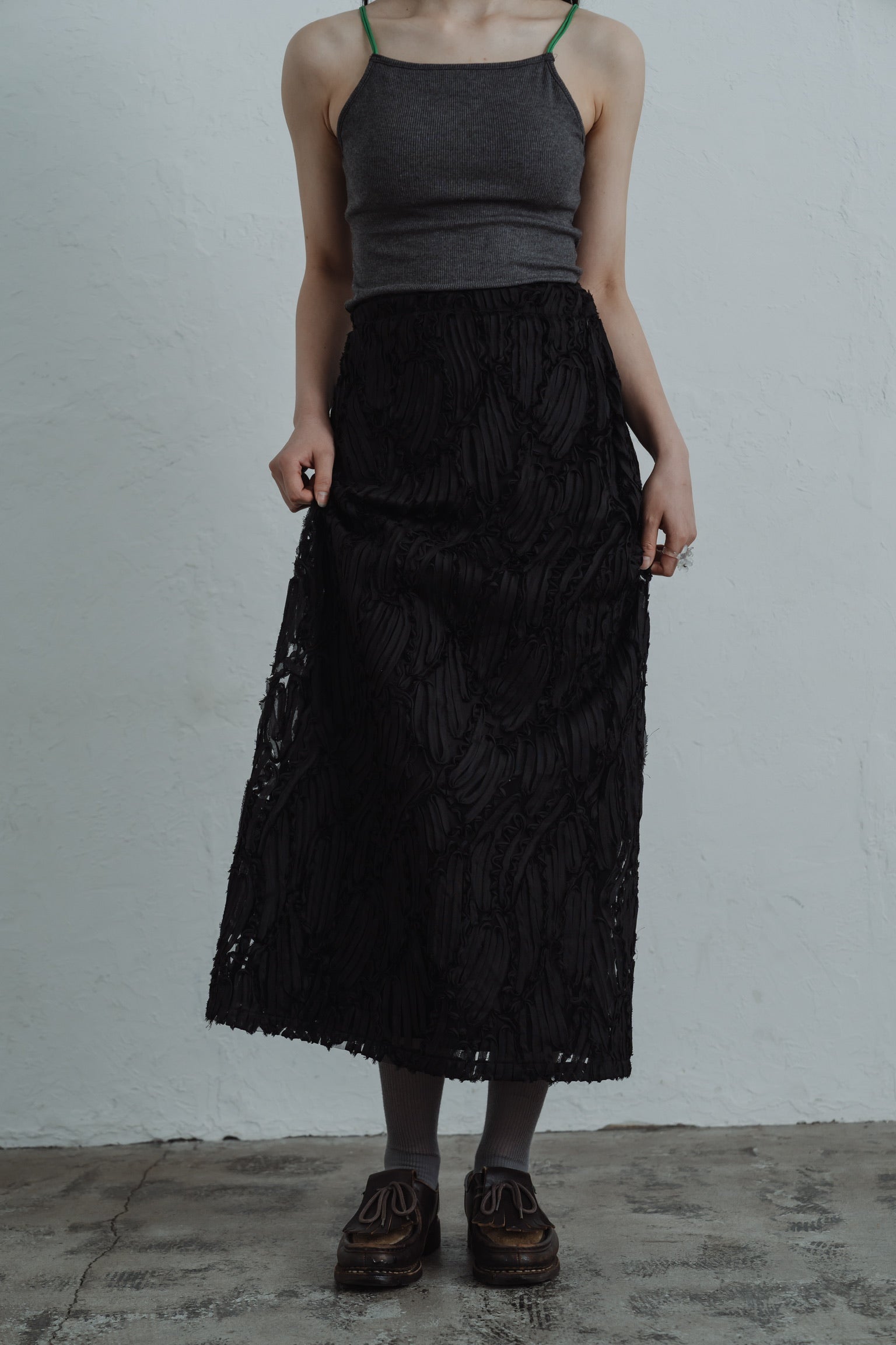 line lace straight skirt