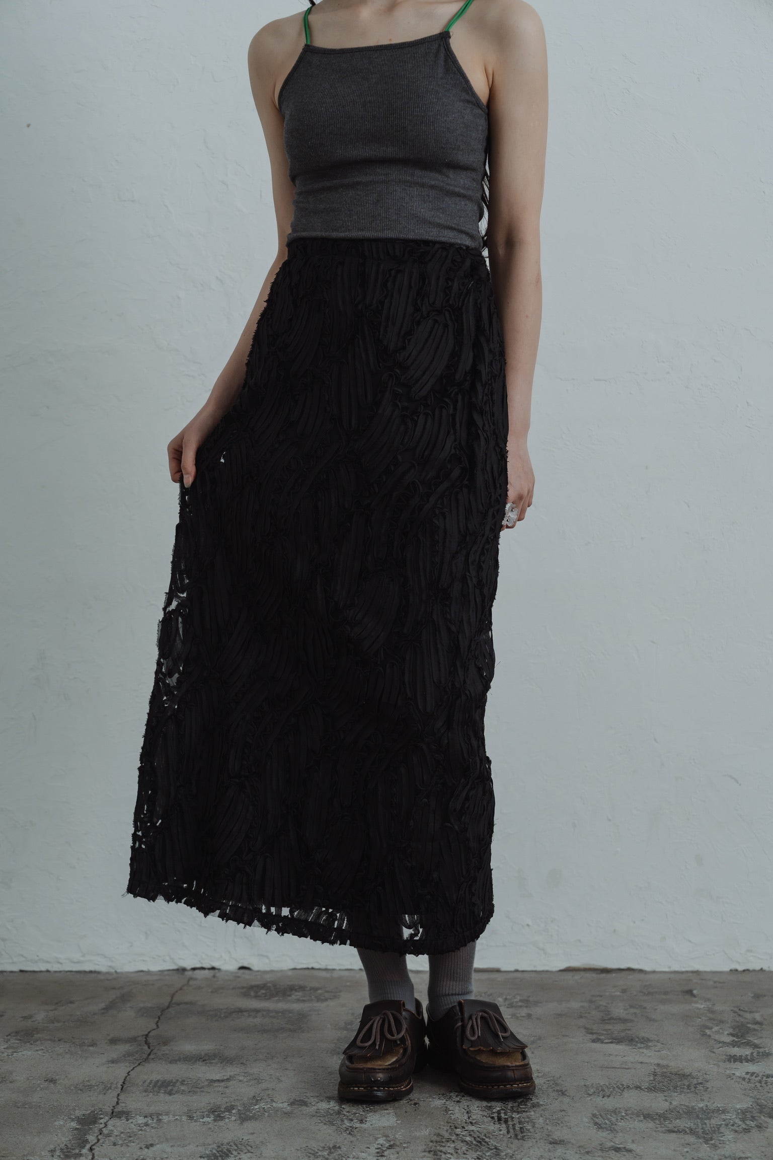 line lace straight skirt