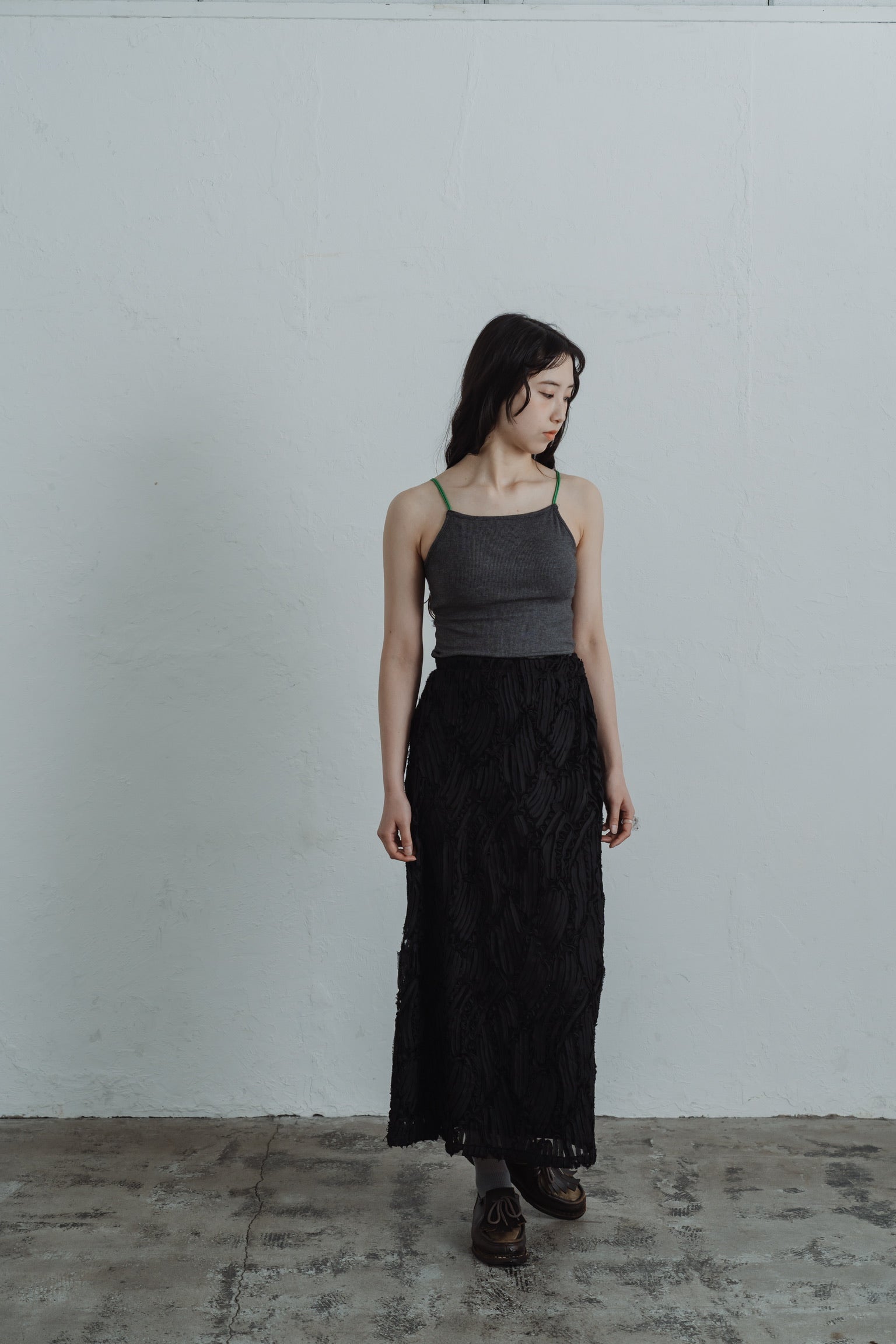 line lace straight skirt