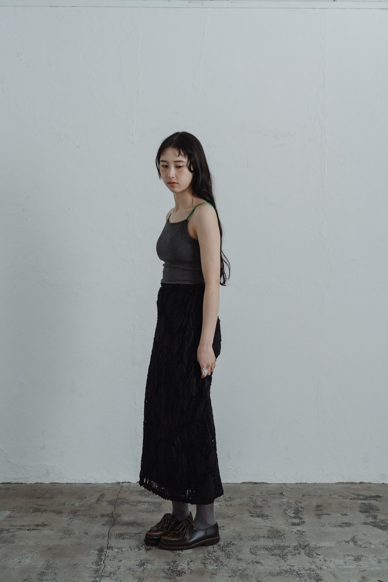 line lace straight skirt