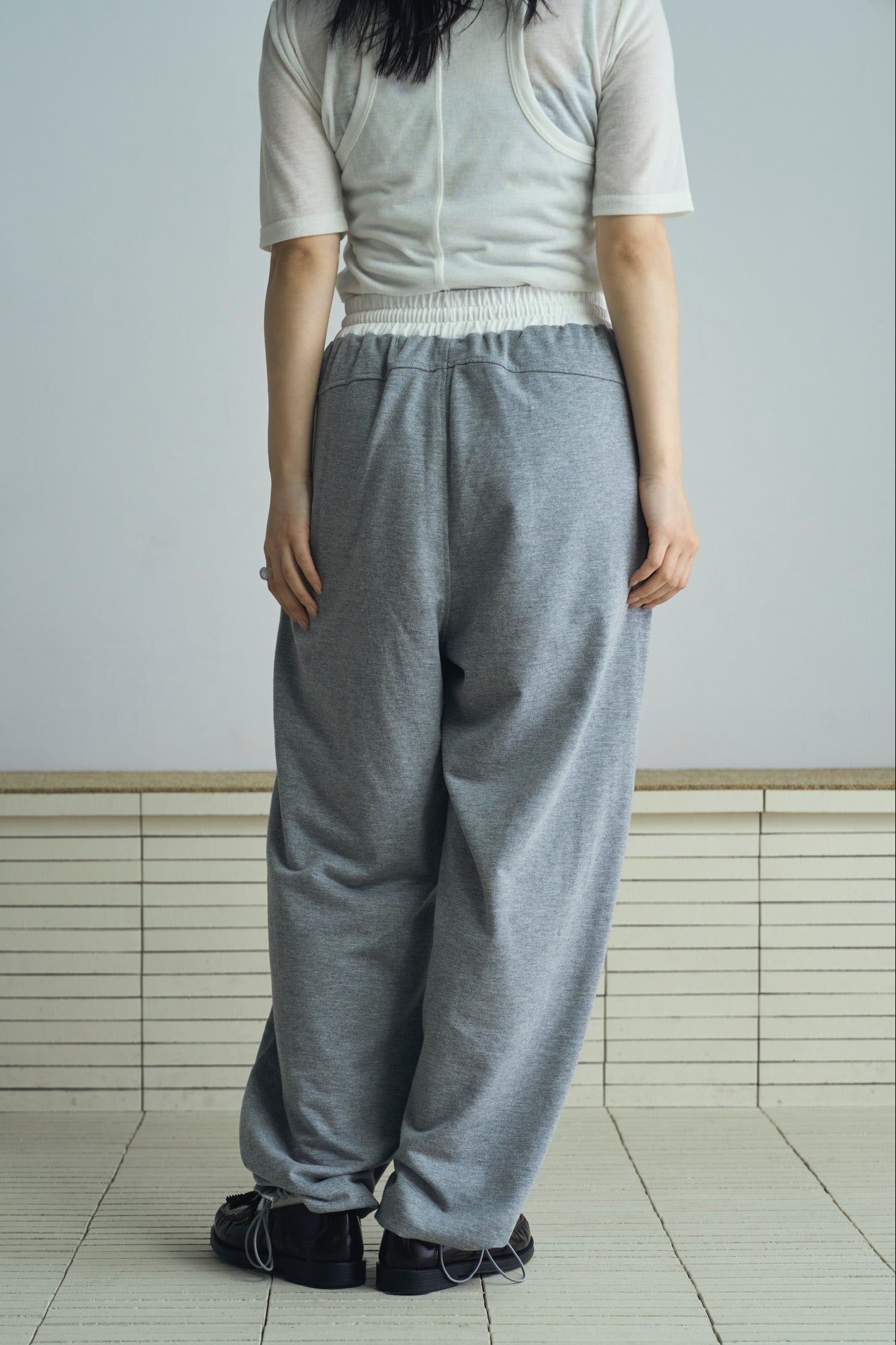 line sweat pants