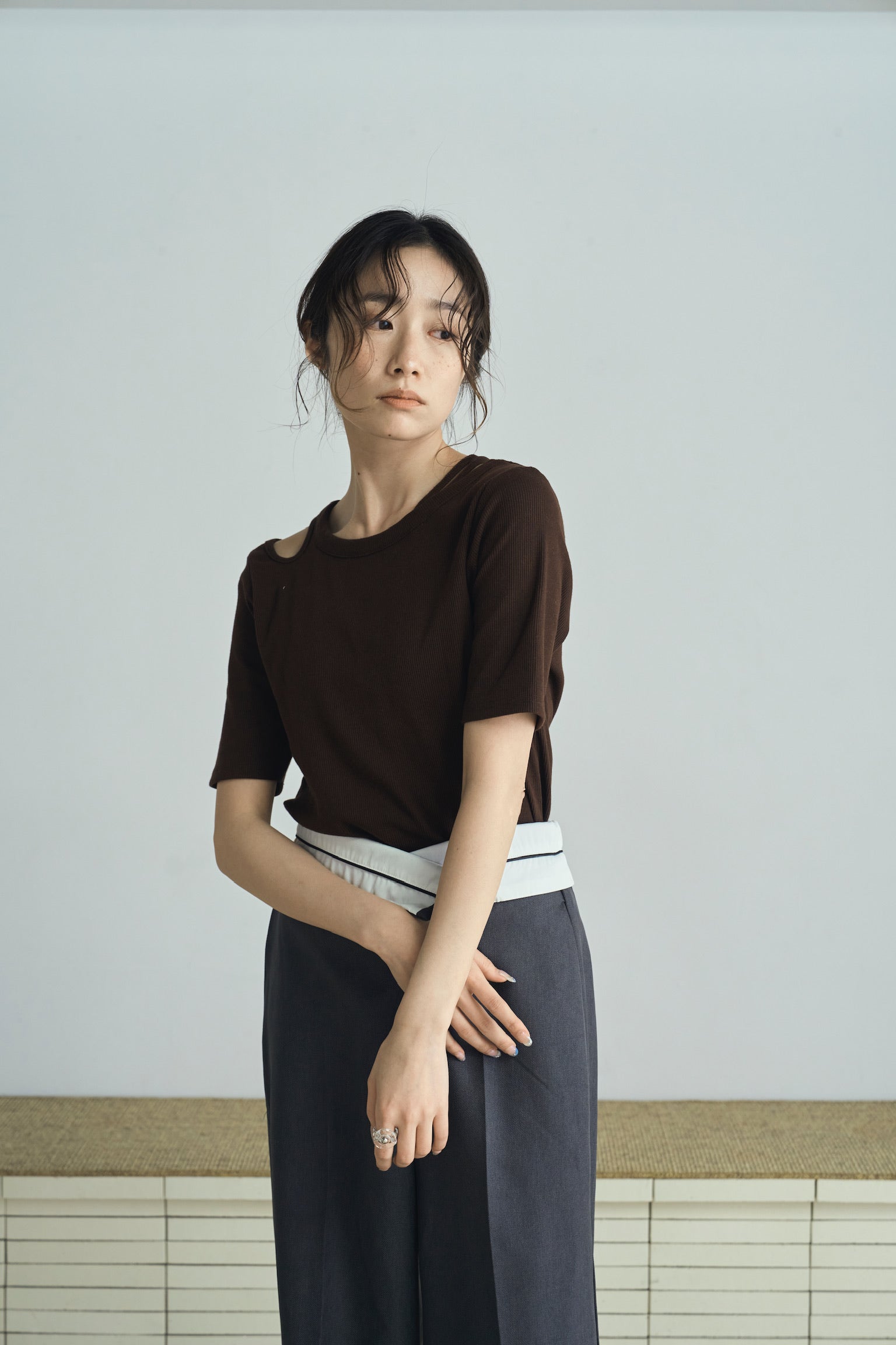 shoulder cutout rib tops