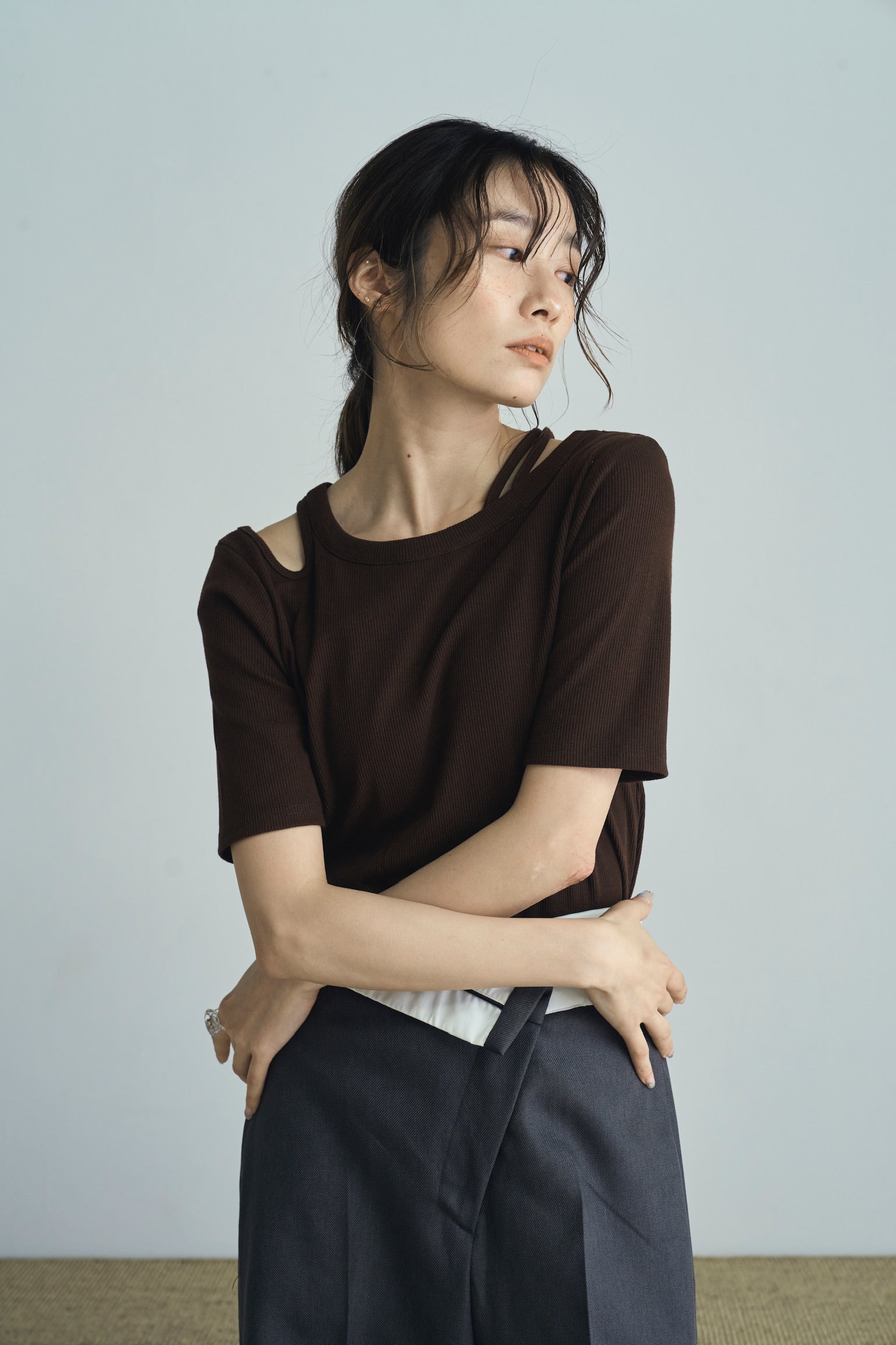 shoulder cutout rib tops