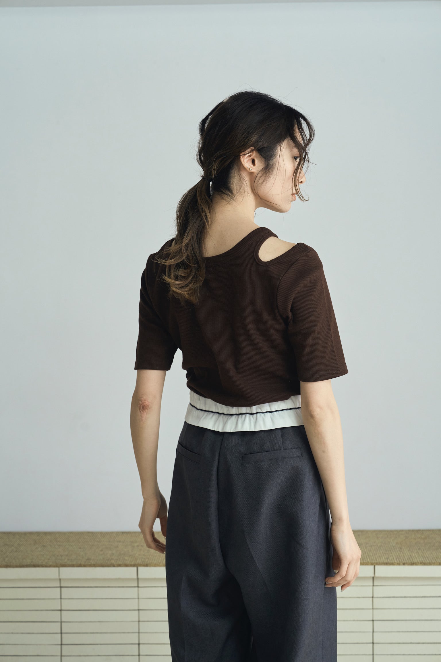 shoulder cutout rib tops