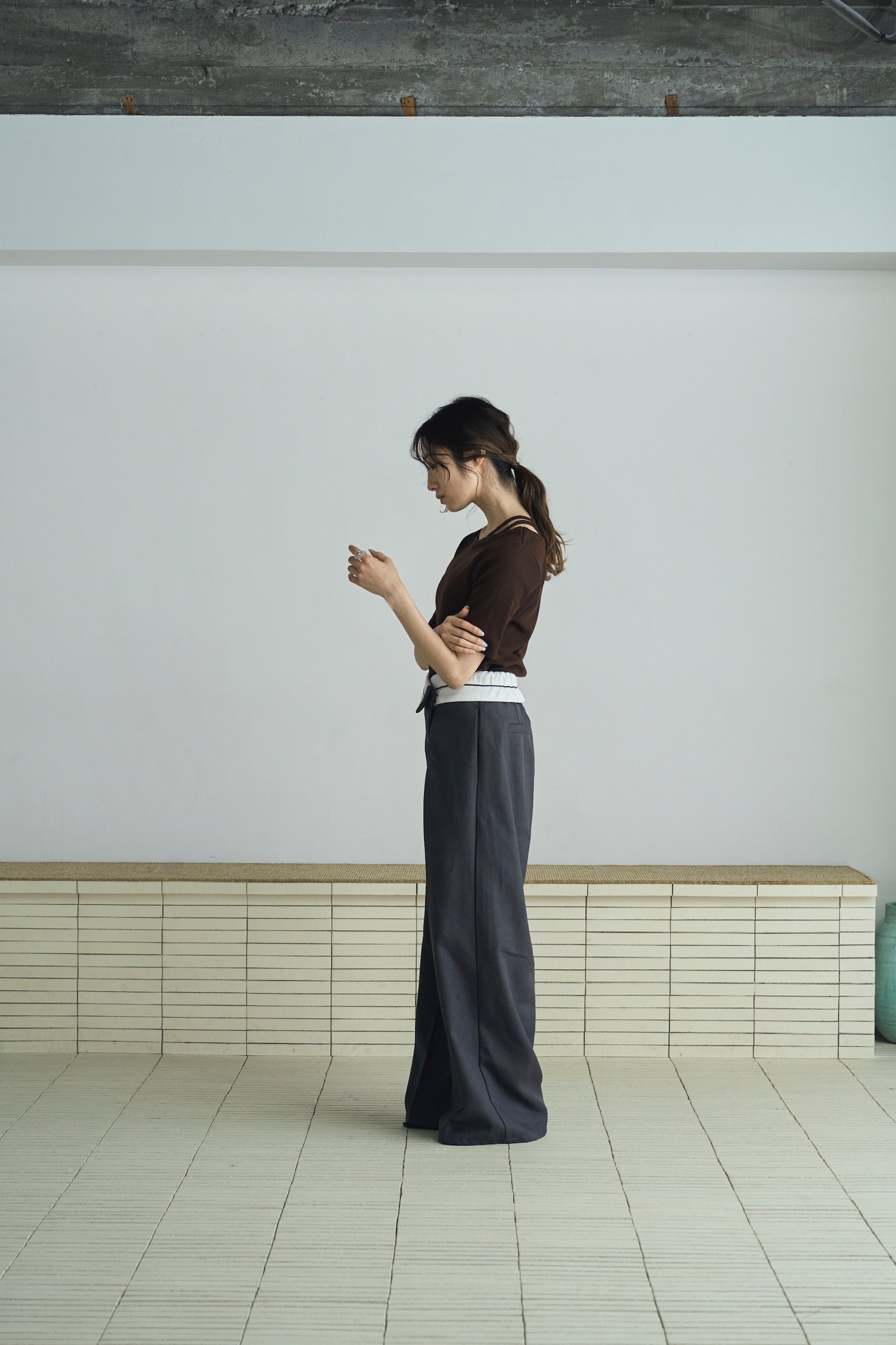 shoulder cutout rib tops