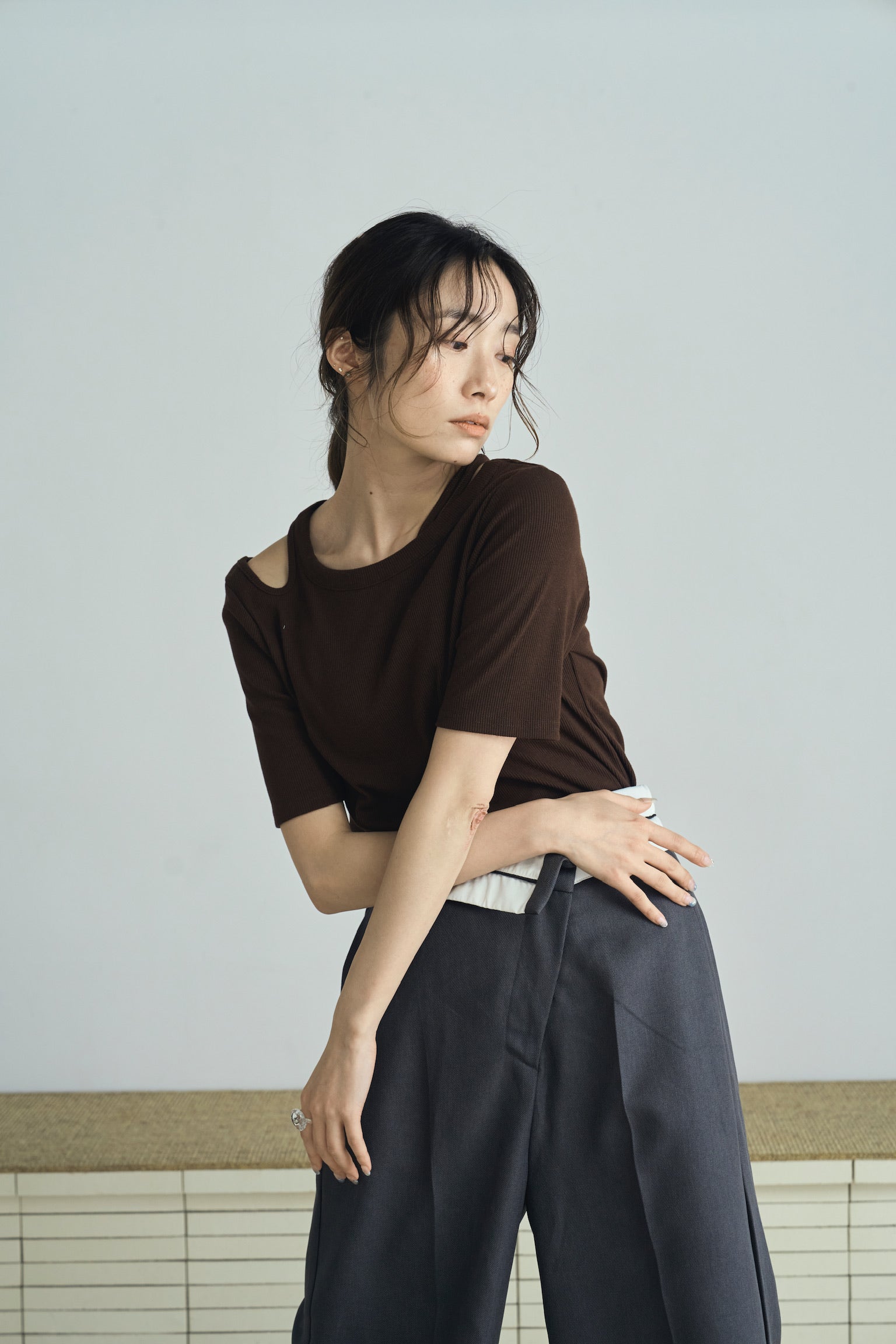 shoulder cutout rib tops
