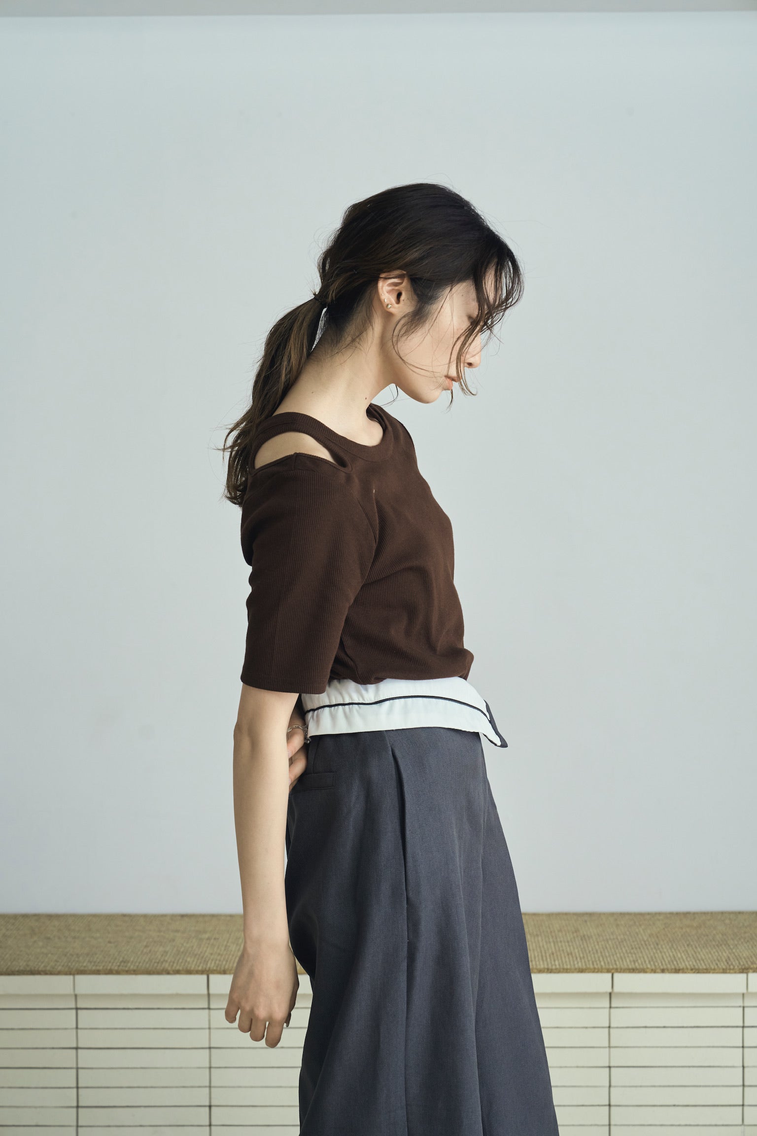 shoulder cutout rib tops