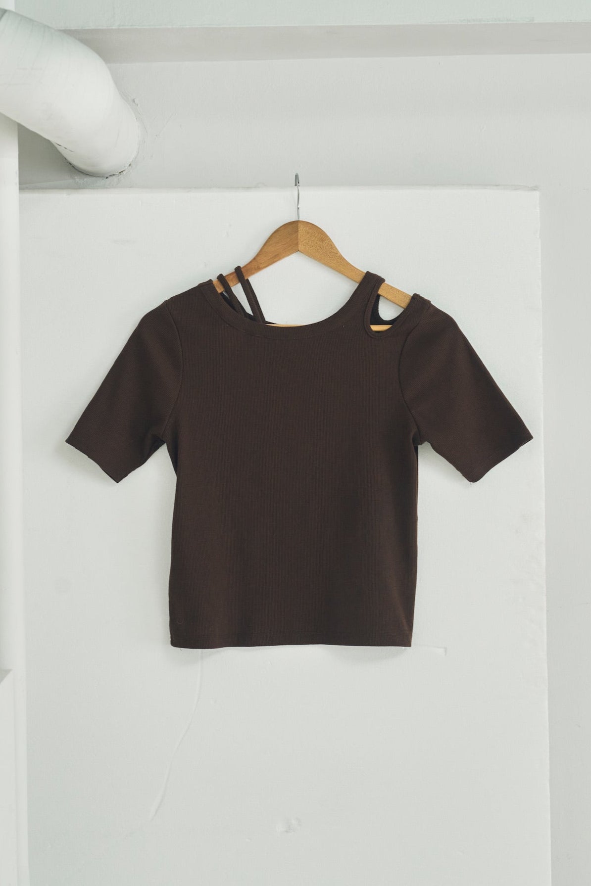 shoulder cutout rib tops