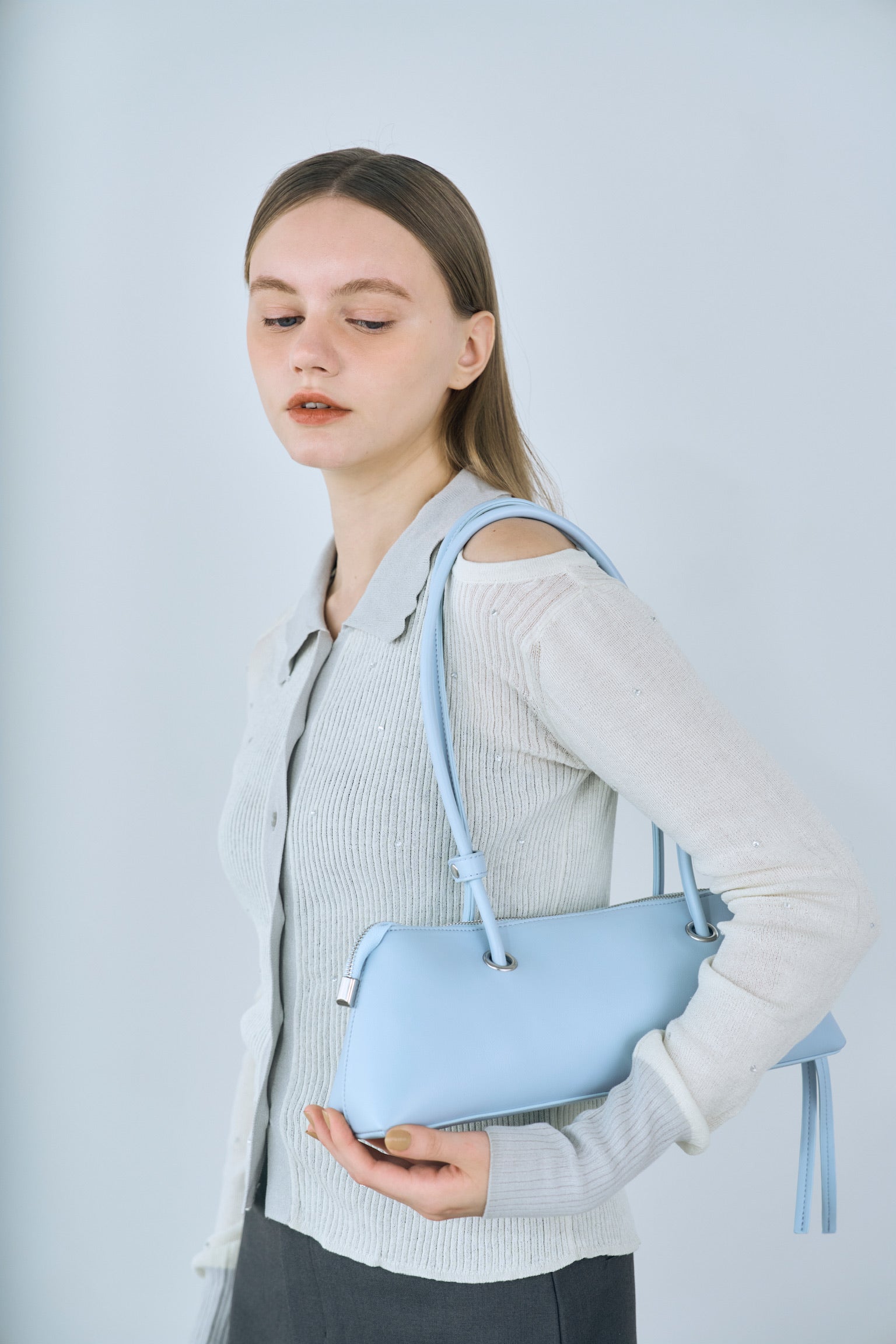barrel shoulder bag