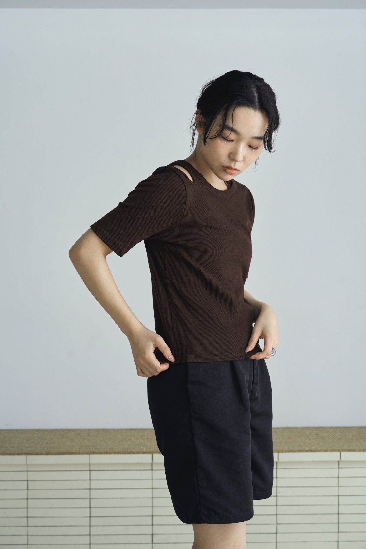 shoulder cutout rib tops