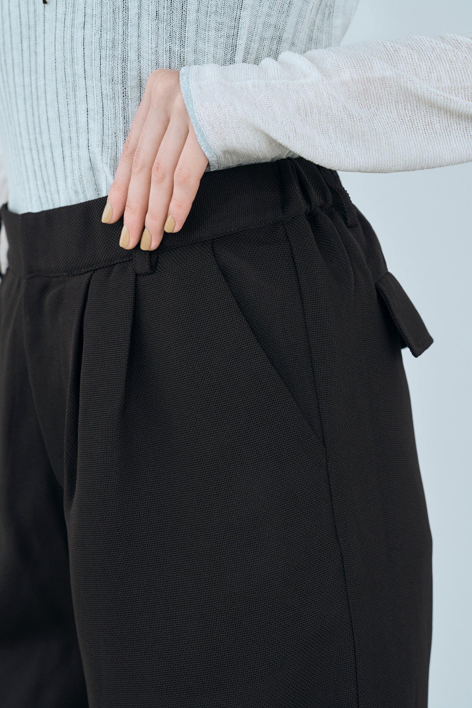 mesh tuck pants