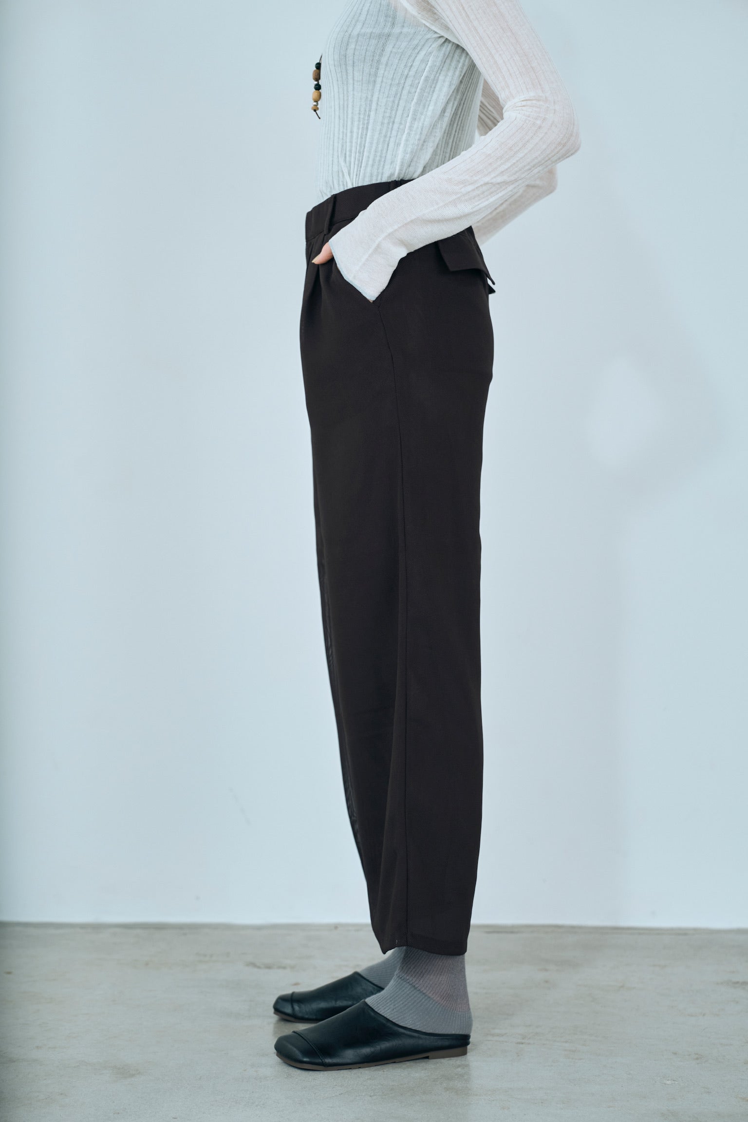 mesh tuck pants