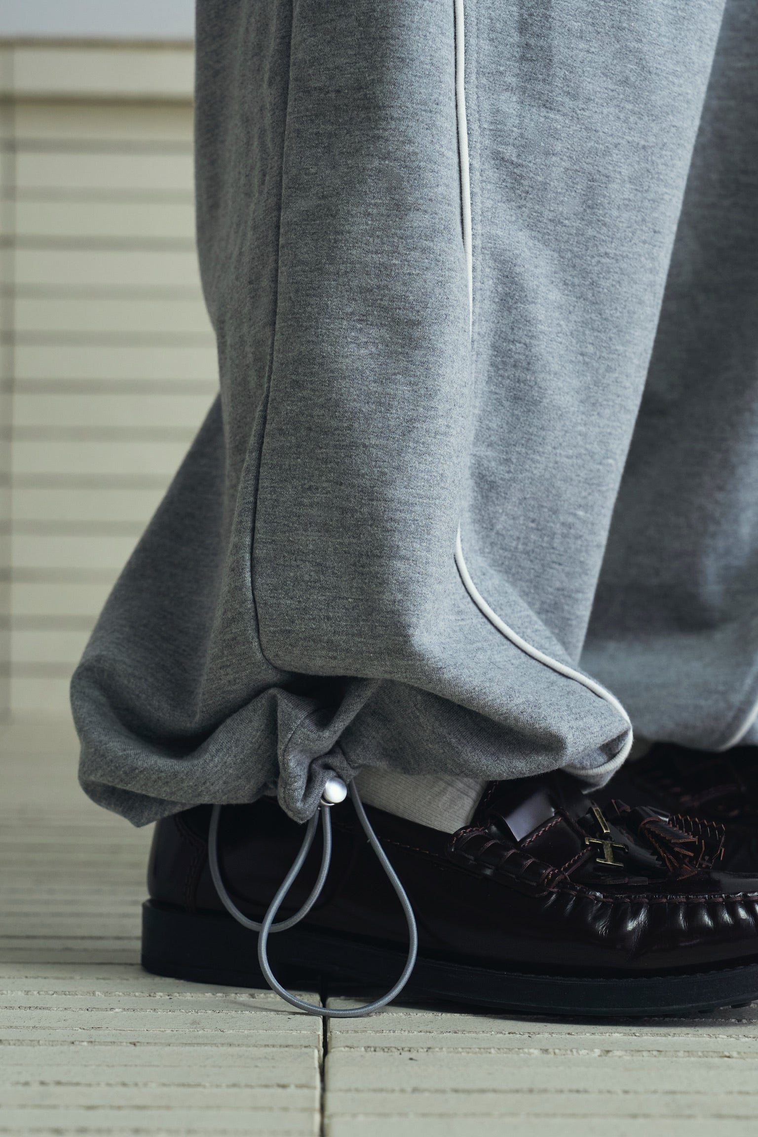 line sweat pants