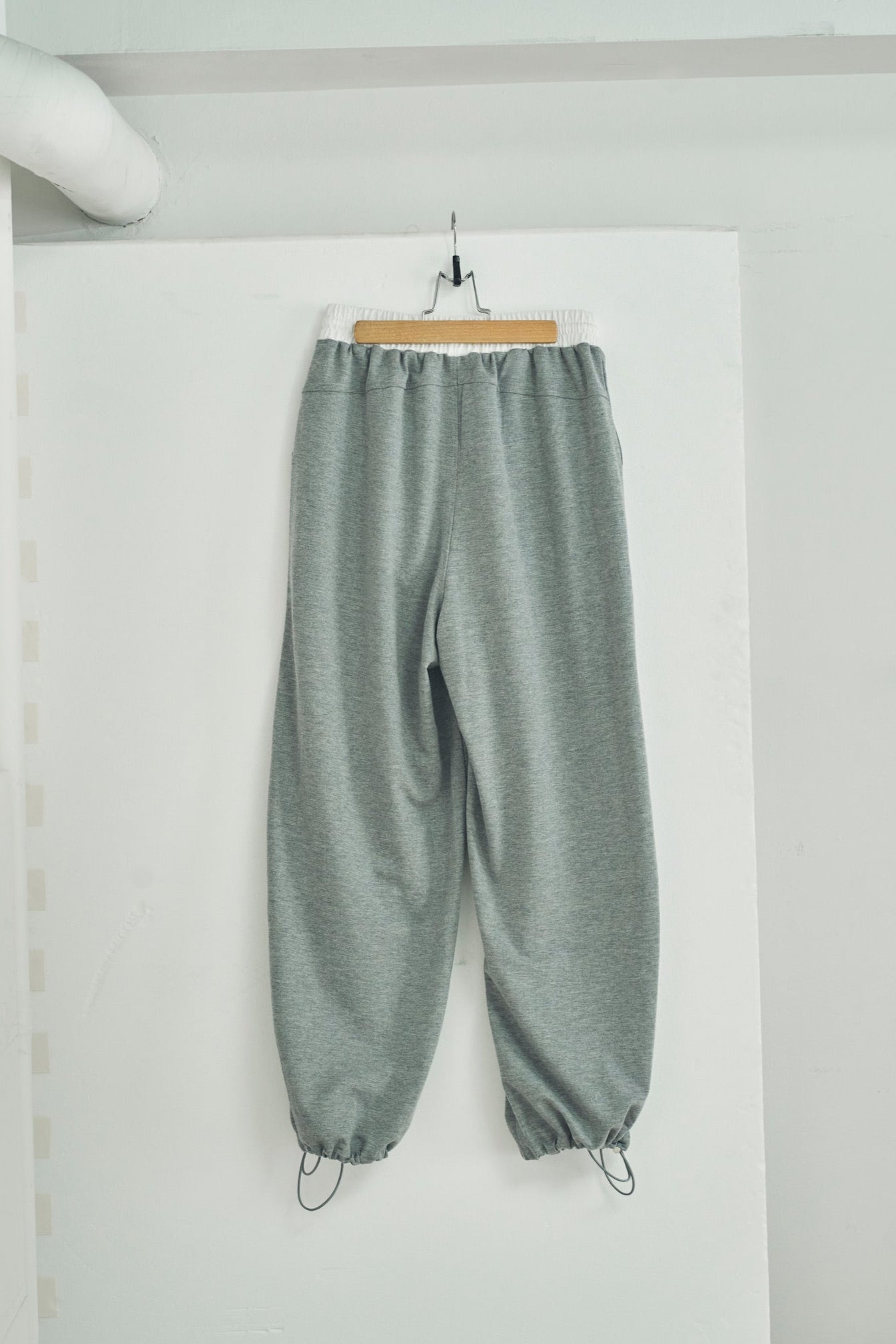 line sweat pants