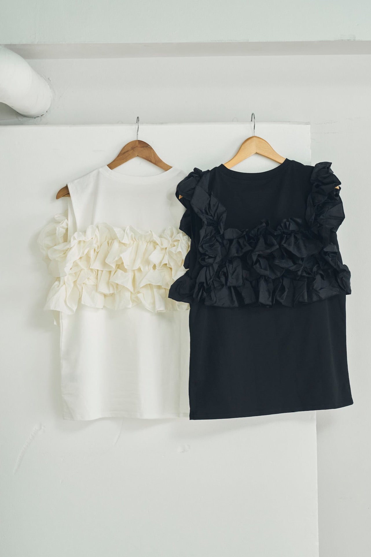 frill design 2way tops