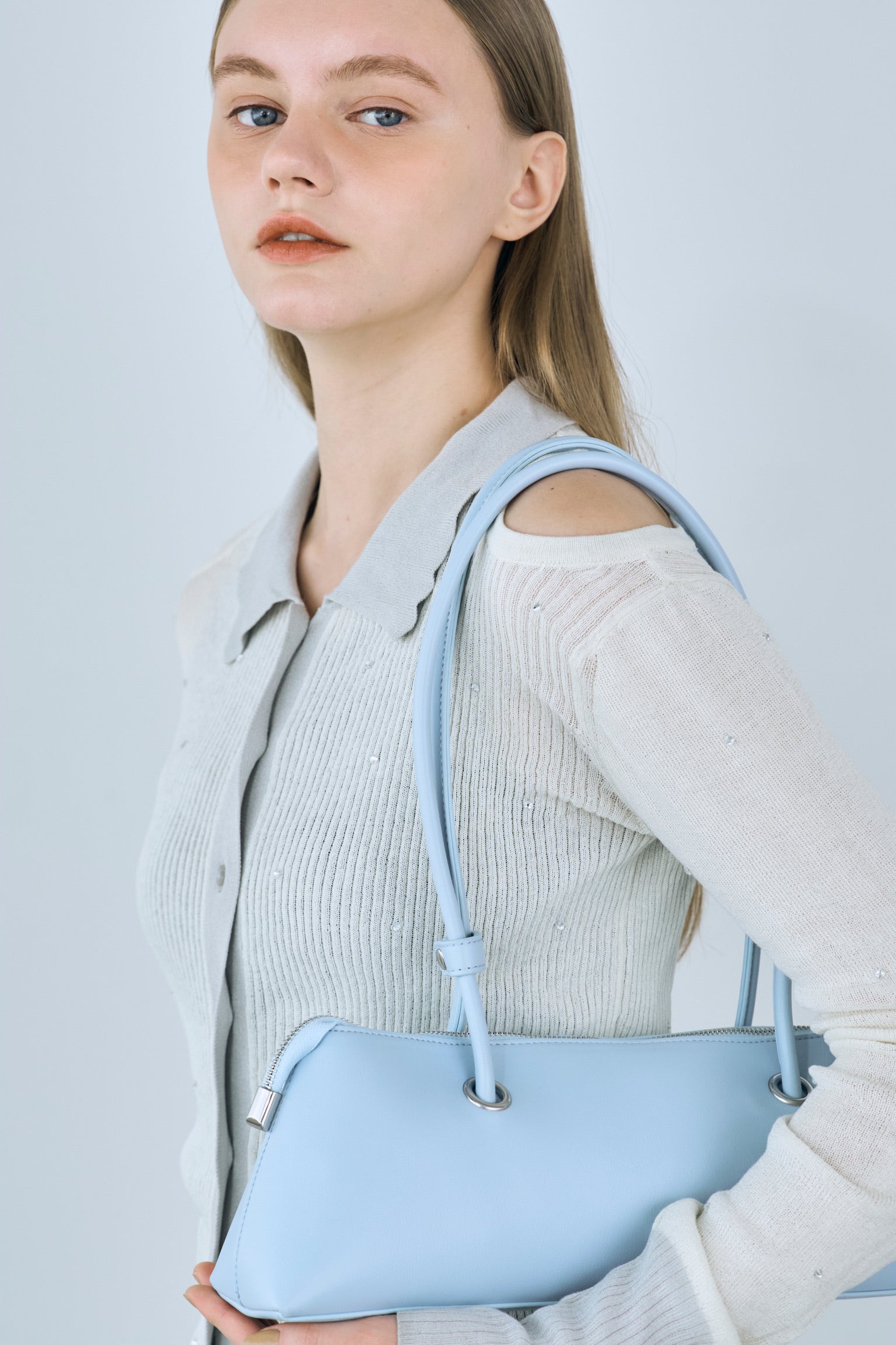 barrel shoulder bag