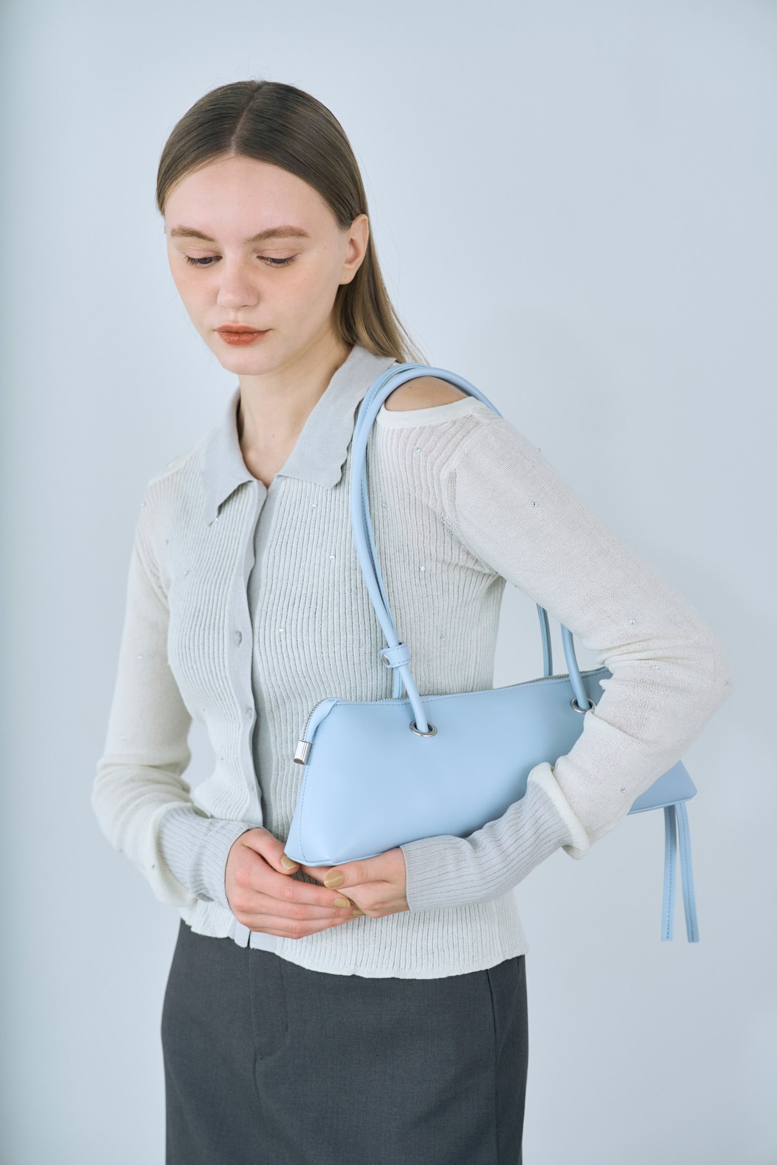 barrel shoulder bag