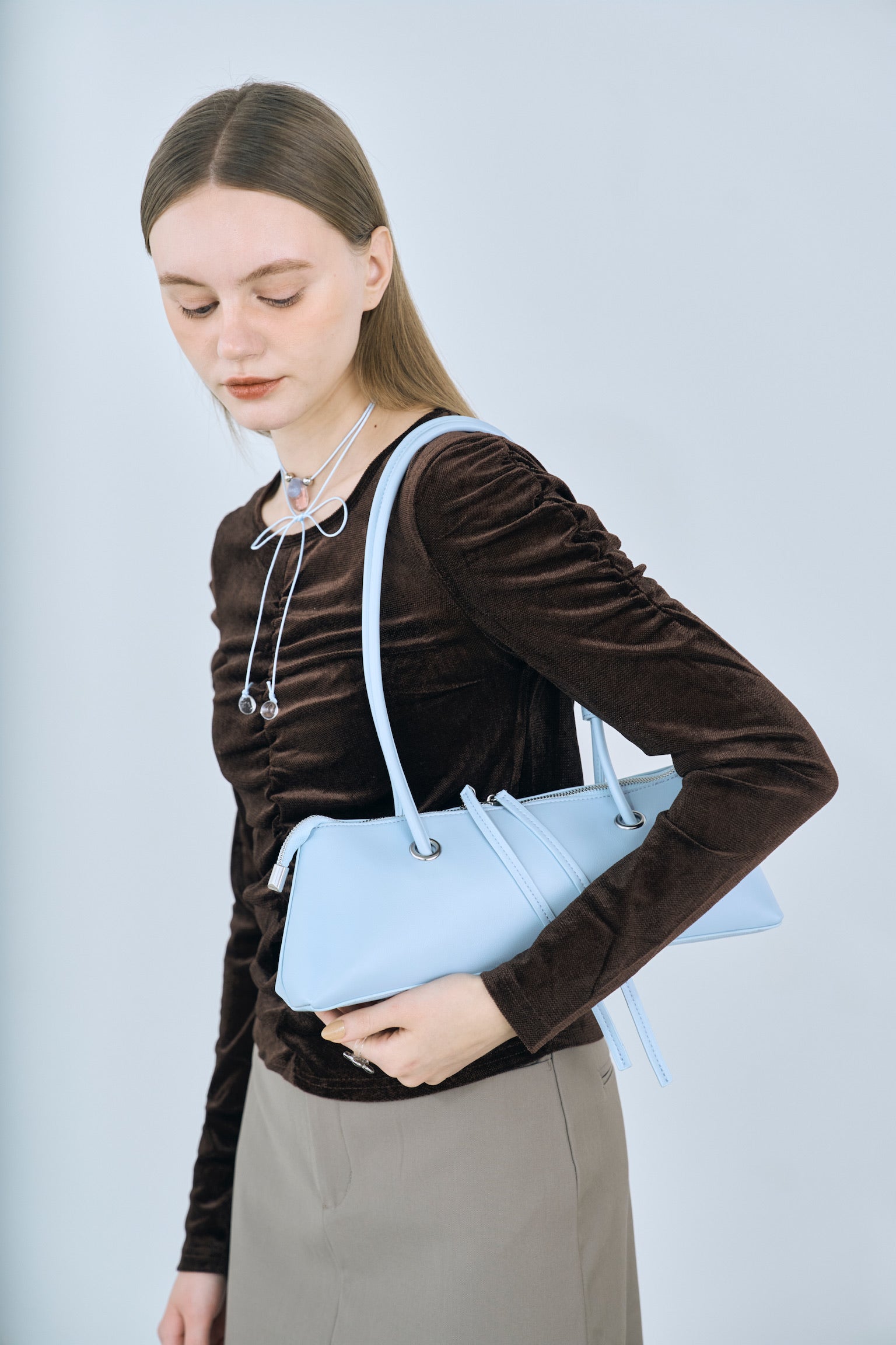 barrel shoulder bag
