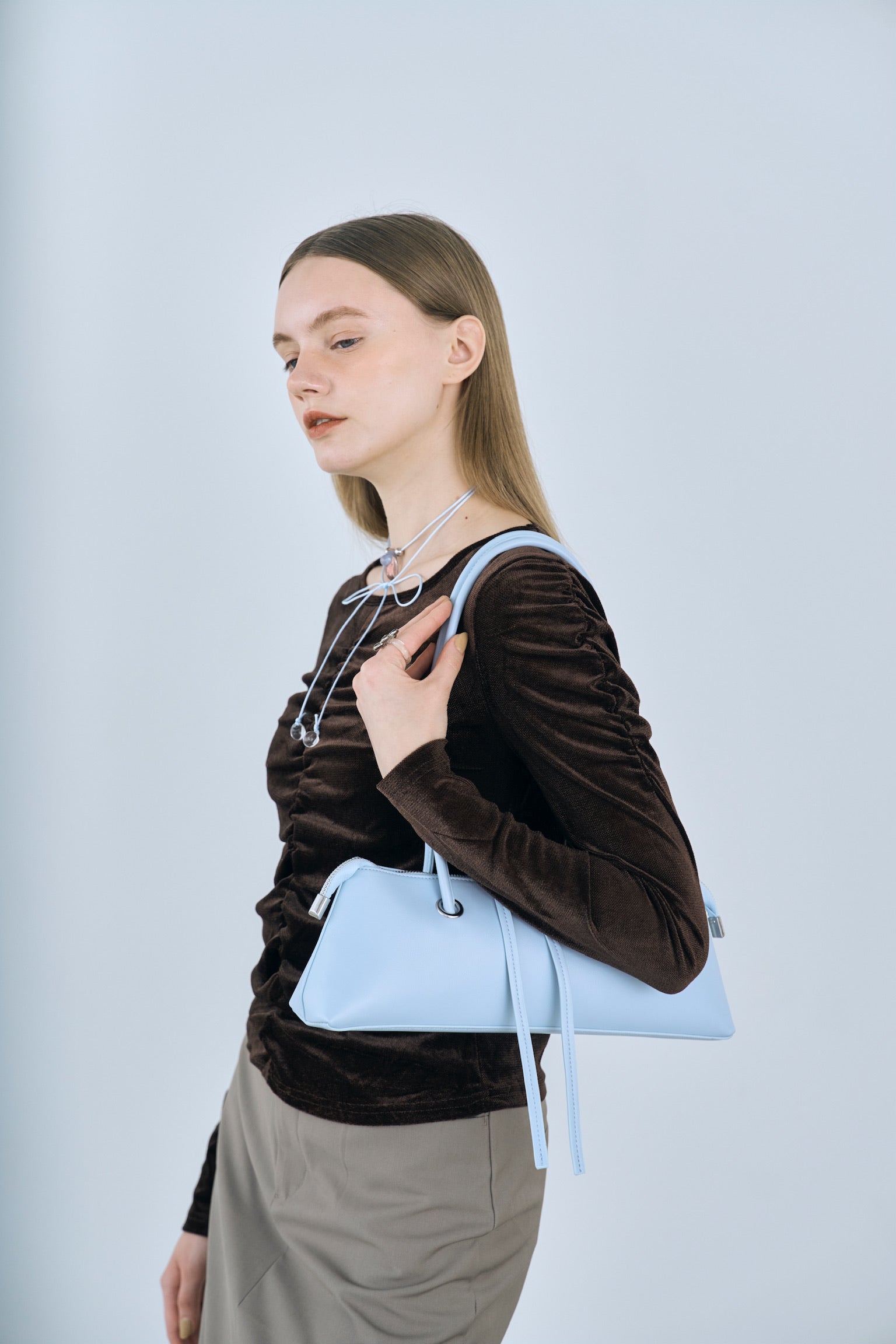 barrel shoulder bag