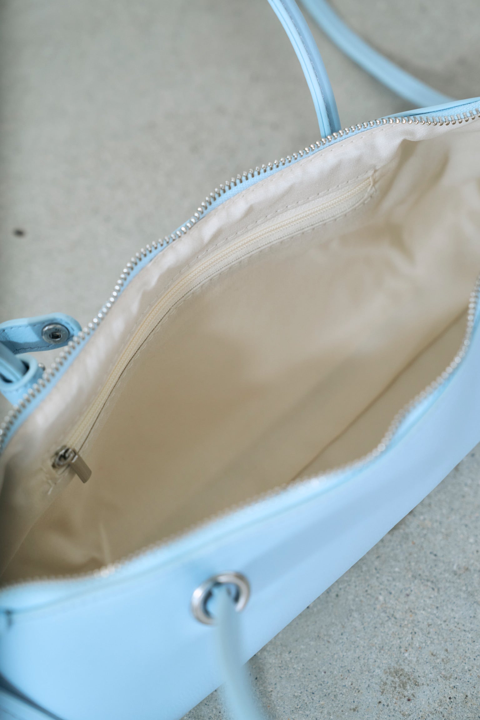 barrel shoulder bag
