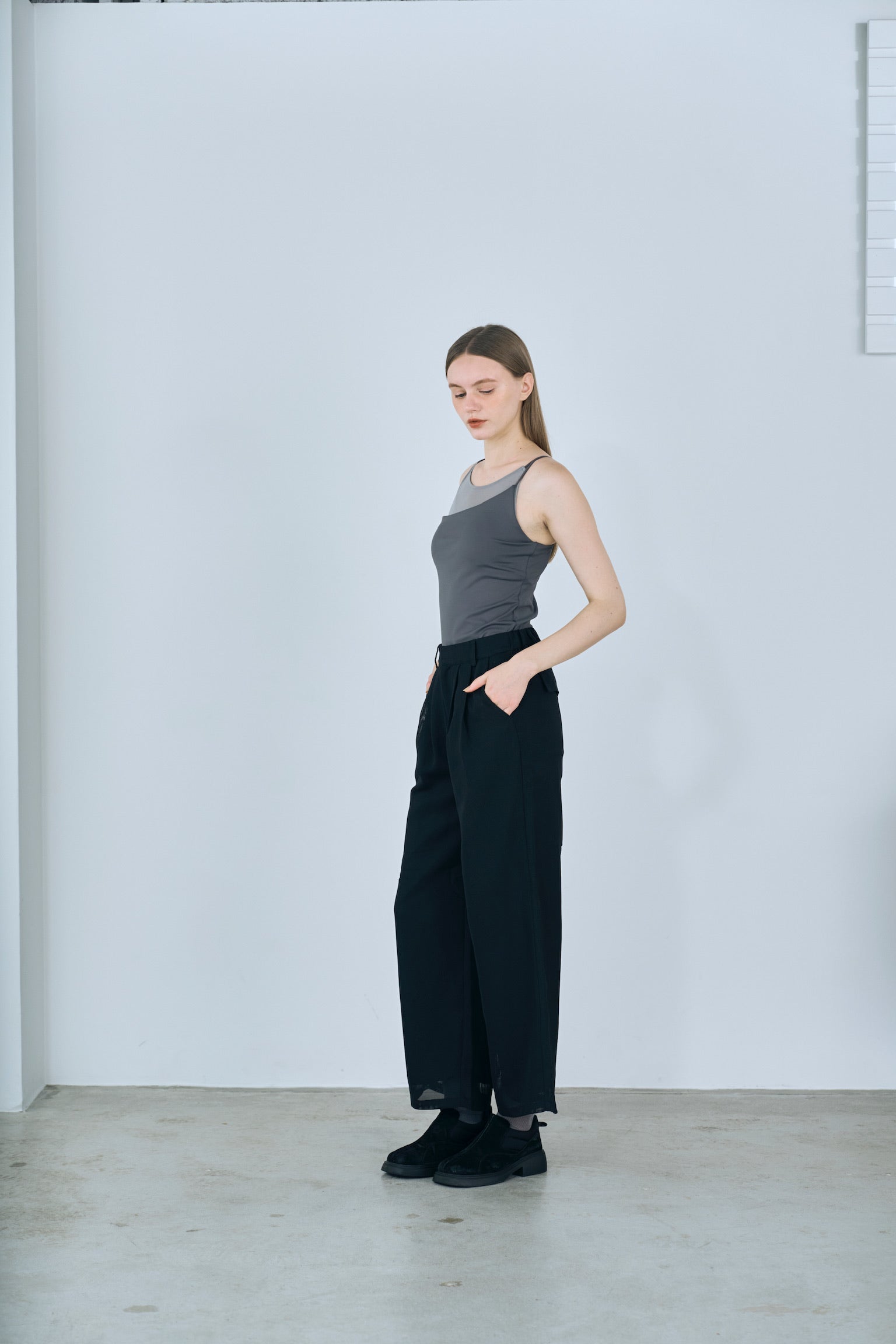 mesh tuck pants