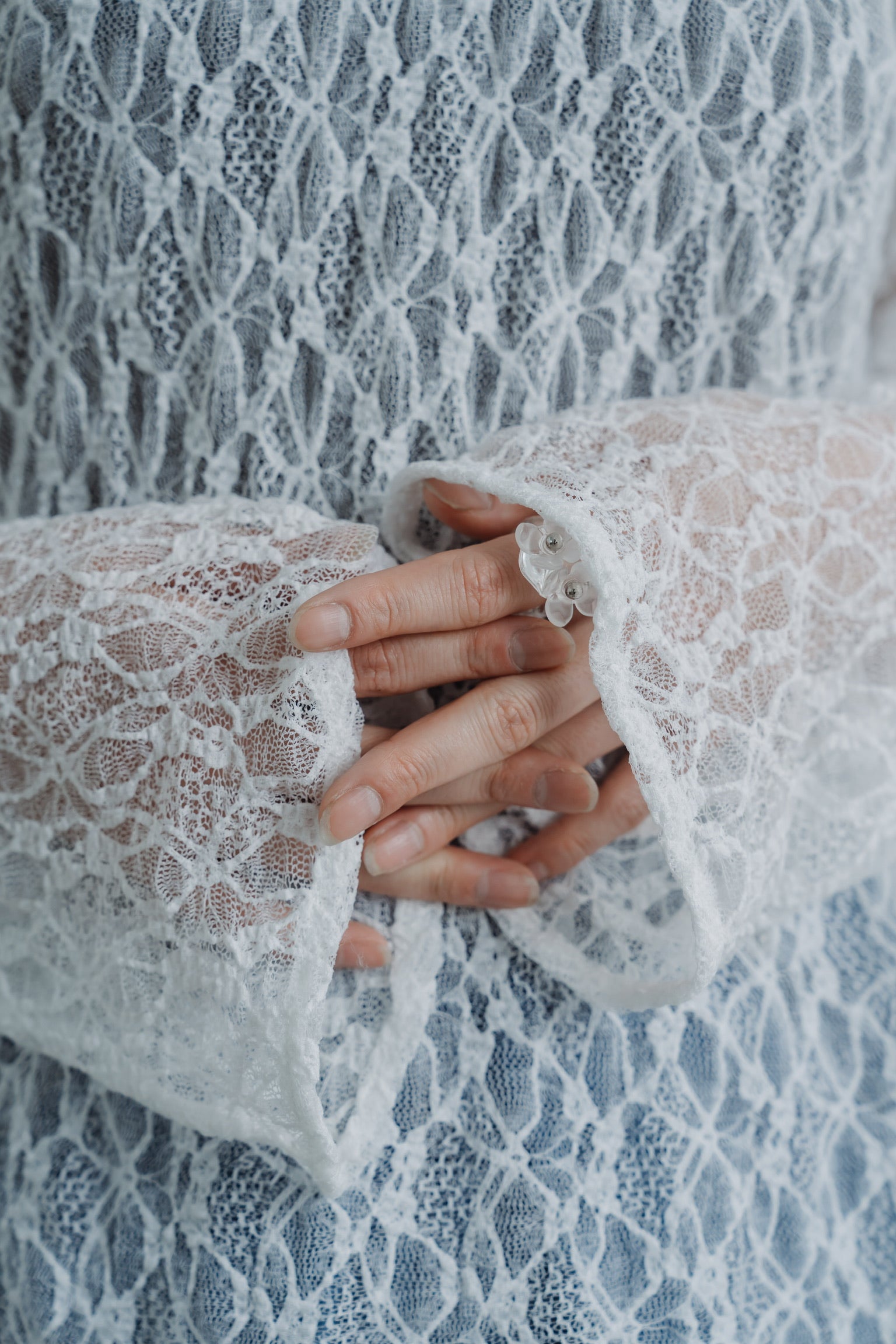 lace bell sleeve tops